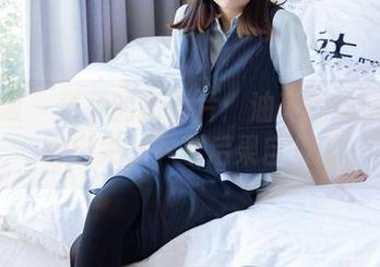 袜啵啵 - 稚予的新大片：油亮黑丝搭配透明脚尖，下载后果自负哦