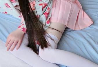 来吧，西尔酱全套校服白丝原图，真想给你点赞无数次！
