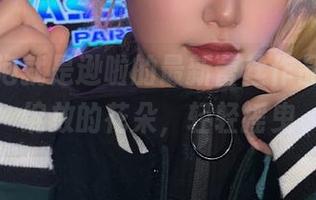 这个泡泡就是逊啦的最新蕾丝作品集，像绽放的花朵，轻轻摇曳