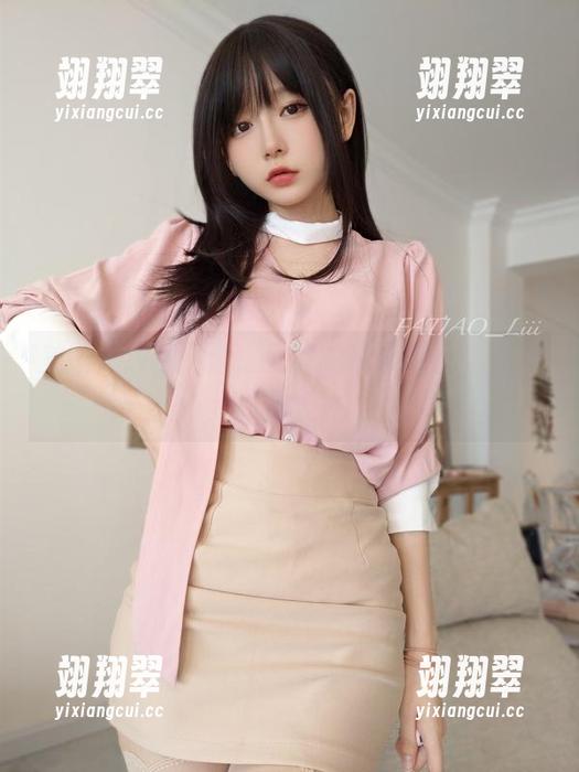 美图大放送：迷之呆梨的吊带故事，简直撩人-翊翔翠
