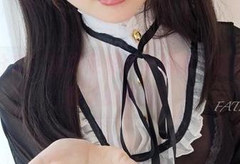 最新分享：迷之呆梨那身制服，简直是萌翻天的奇迹！