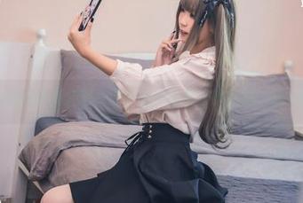 里见年一的牛仔裤套图，感觉每一张都在跟我说“穿上我吧！”