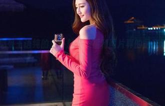 青豆客 - 感受王语纯的女仆魅力，福利图片真的是充满惊喜与遐想！