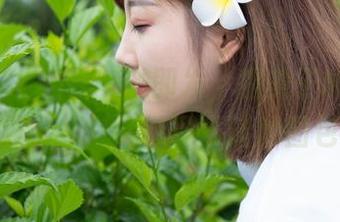 魅妍社 - 轻轻一触即发，糯美子Mini的清纯合集让人欲罢不能的图包！